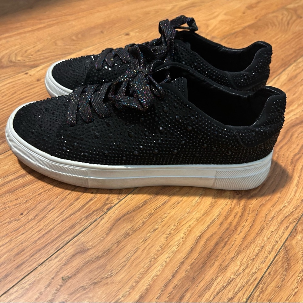 LaSheelah Black Sparkly Sneakers with Metallic Multicolored Laces | Size 8